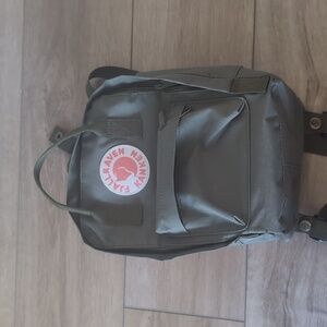 Fjallraven kanken mini backpack - like new!